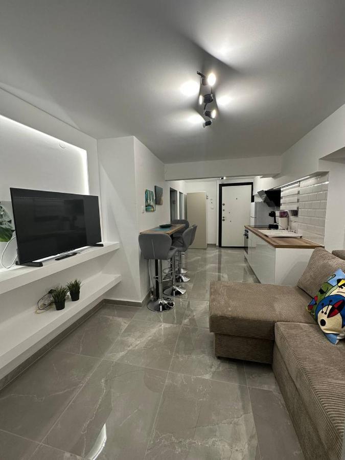 Apartment Comfy Studio Near White Tower